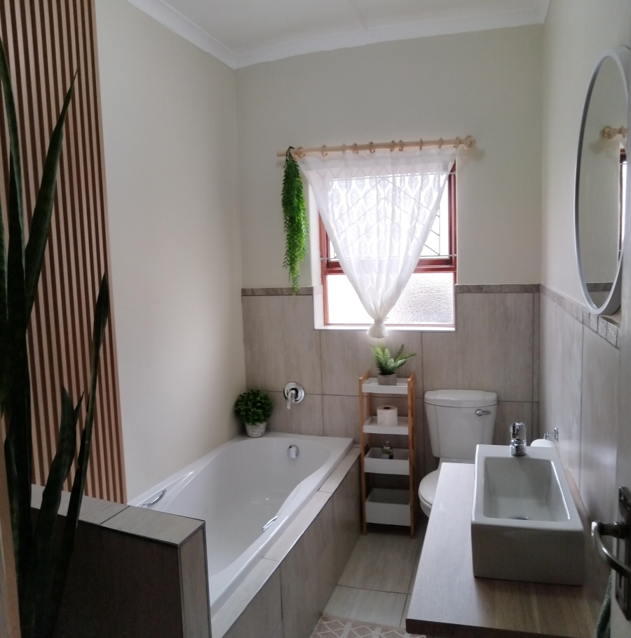3 Bedroom Property for Sale in Strelitzia Park Eastern Cape
